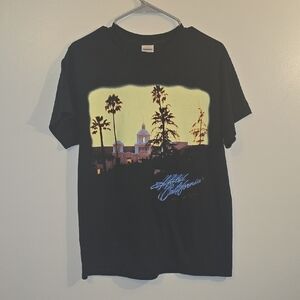 The Eagles Hotel California 2014 Tour T-Shirt LOT N